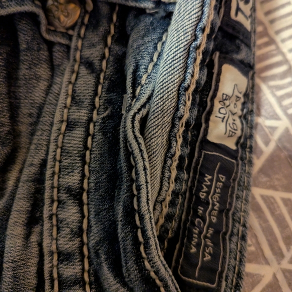 Miss Me Women's Blue Jeans with Embellished Pocket - Picture 5 of 7